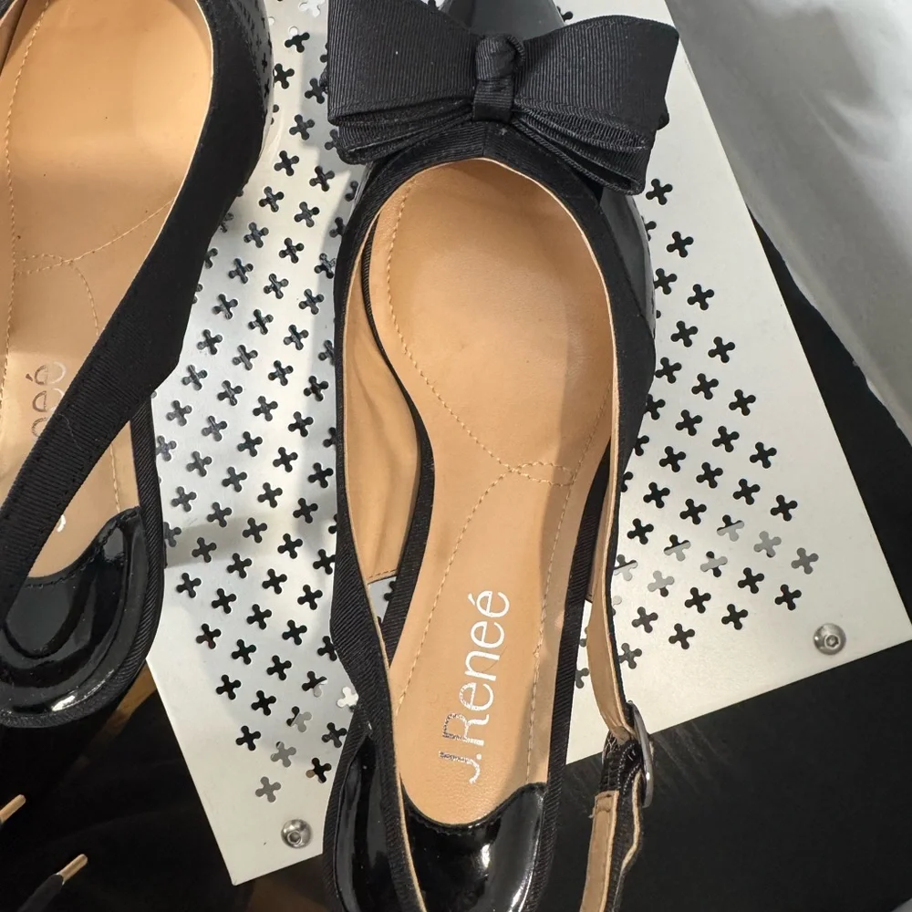 J.Renee Black Patent Bow Slingback Heels Size 8 Medium Comfort 2.5 Inch Heels - Picture 5 of 7